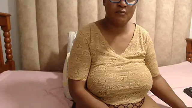 Živý XXX chat CandyYumsAerolaX