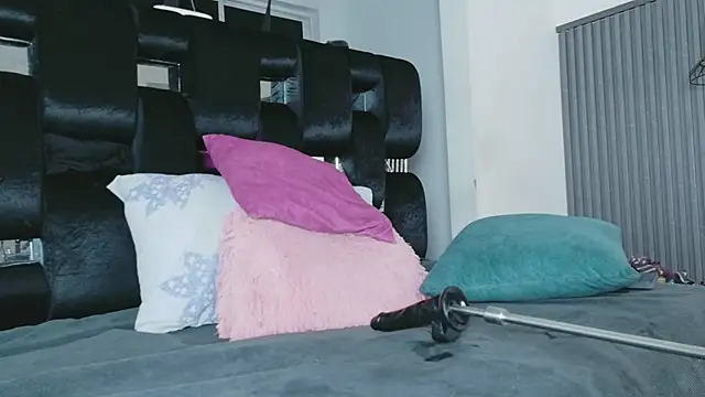 levana1 Live XXX-Chat