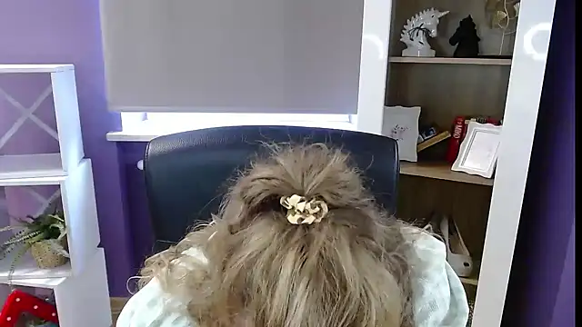 Zoey_Erotic 即時 XXX 聊天