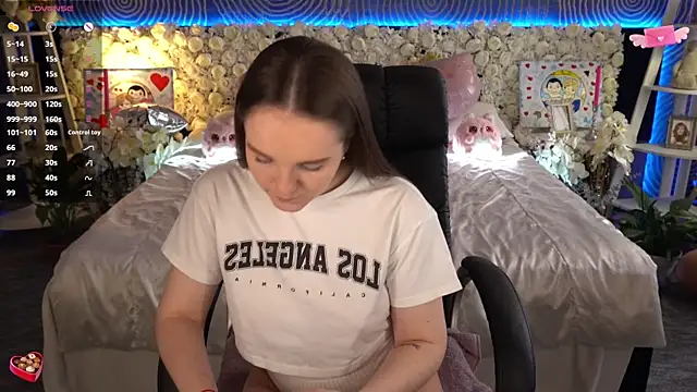 Chat +18 de FoxyShy ao vivo