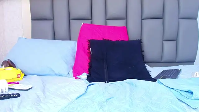 melany_roberts_'s Live XXX Chat