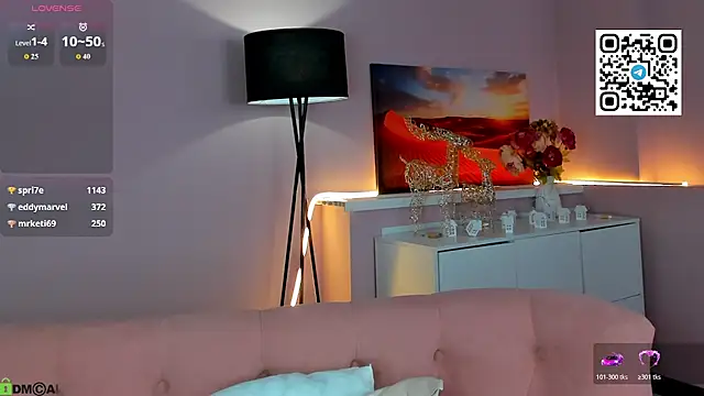 Chatroom XXX en direct de CherryLexi_