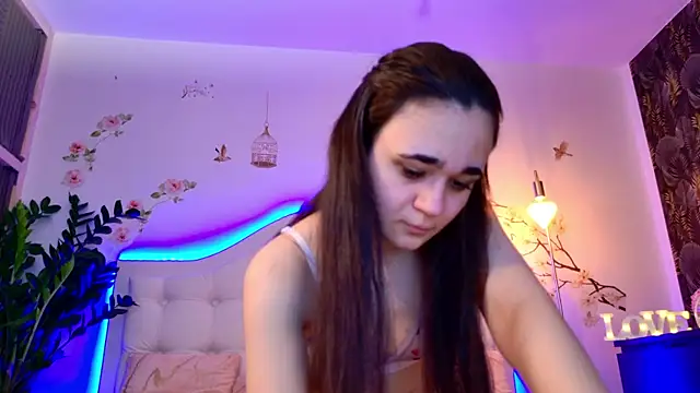 دردشة TinyBlair الجنسية المباشرة