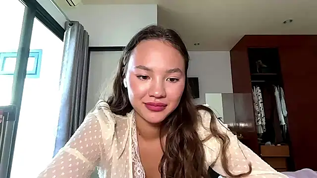 Pokazy przed kamerką – kamila_18_french