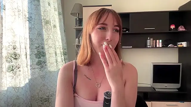 AquilineOrites Chat XXX in diretta