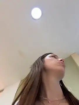 DollyTall Show in webcam