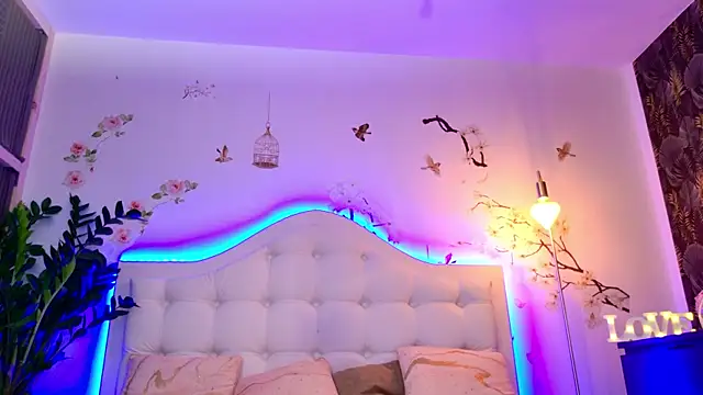 แชท XXX สดของ TinyBlair