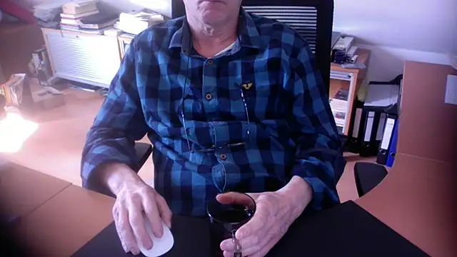 outlaw200's Webcam Show