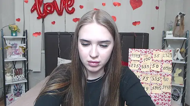 LauraHlotのライブXXXチャット