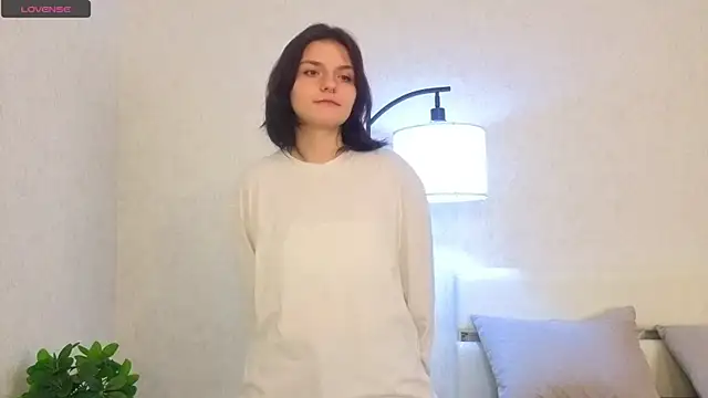 NyraVesperis' Live XXX Chat