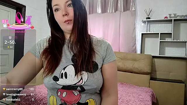 NotYourDoll: онлайн-секс-чат