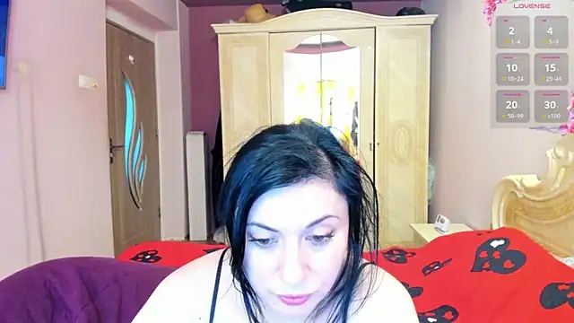 HoneyBee699 即時 XXX 聊天