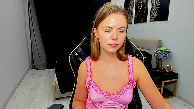 Chatroom XXX en direct de Strawberrye