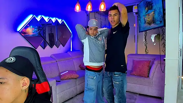 Show de Houseofwarrios na webcam