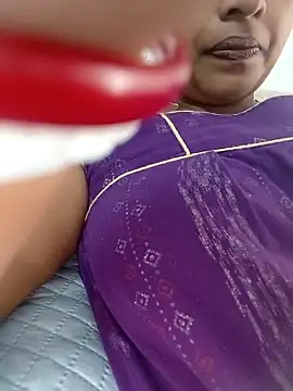 Hot-Tinaa লাইভ XXX চ্যাট