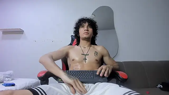 Онлайн чат XXX JackesTaylor