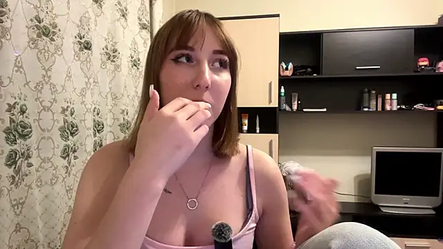 Chat XXX en directo de AquilineOrites