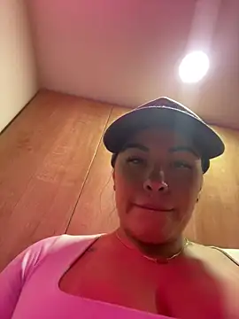 Chat +18 de sexyyykloee ao vivo