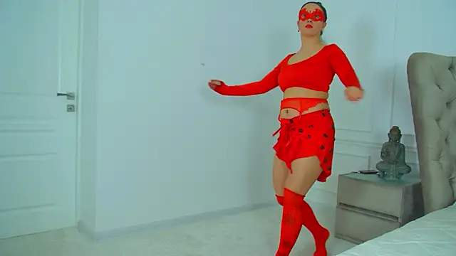 ElinaBellucci Live XXX-chat