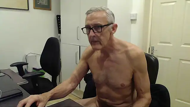 Show modela nakedcarpenteruk na web-kameri