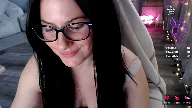 BellaStar84のライブXXXチャット