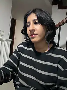 Violet_rousse7 Show in webcam