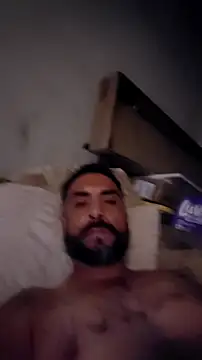 Forbidden_daddy: διαδικτυακό σόου στην κάμερα