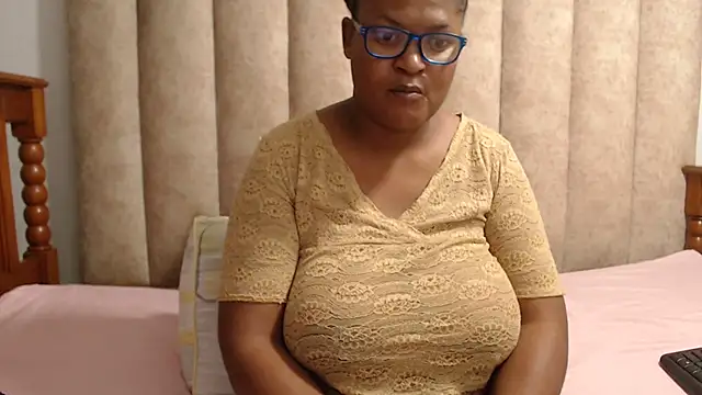 CandyYumsAerolaX Adlı Modelin Canlı XXX Sohbeti