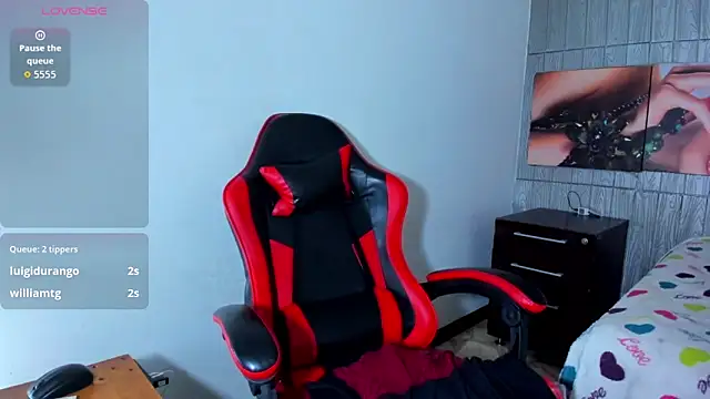 XXX chat uživo modela honeyluxe_