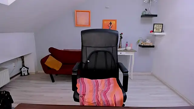 LollaGirl live XXX chat