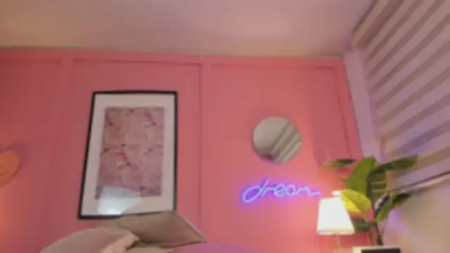 Онлайн чат XXX SoySaraa