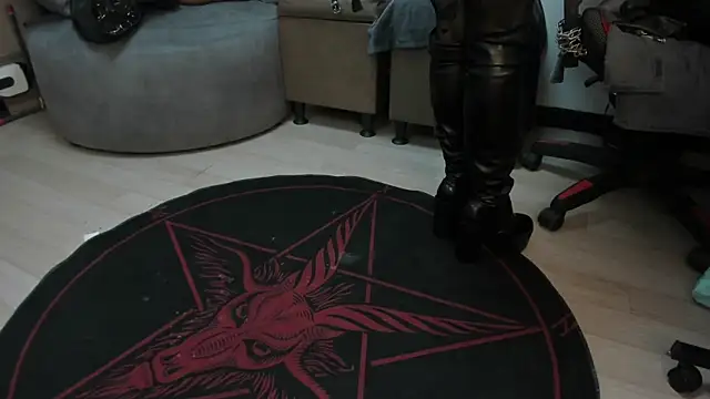 Онлайн чат XXX selene_red_