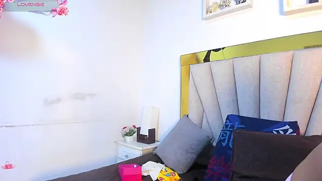 vahiolet_fuentes' Live XXX Chat