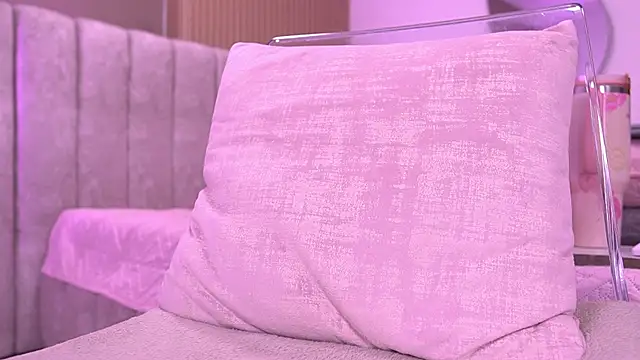 violeta_aroca: διαδικτυακό σόου στην κάμερα