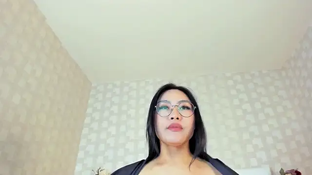 NatsumiHun's Live XXX Chat