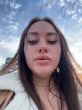 Chat +18 de KiraSunshine ao vivo