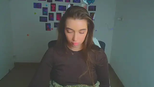 NikaMystic Adlı Modelin Canlı XXX Sohbeti