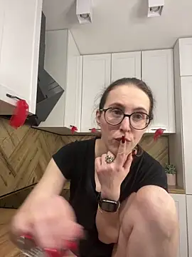 MartiniiSelenna's Live XXX Chat