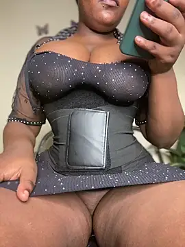 _bellaa 即時 XXX 聊天