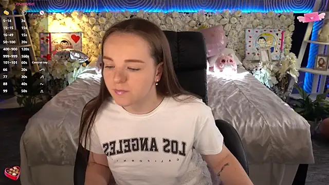 Вебкам-шоу FoxyShy