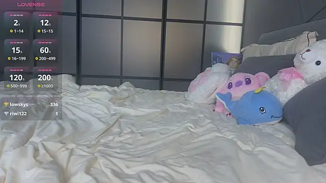 MiraJuicyJune Chat XXX in diretta