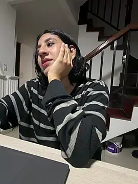 Pokazy przed kamerką – Violet_rousse7