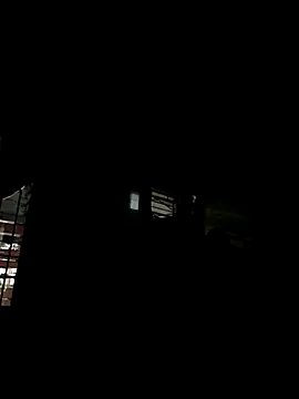 Marianatrans01: διαδικτυακό σόου στην κάμερα