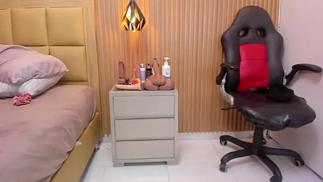 LOLAMAXI 现场XXX聊天