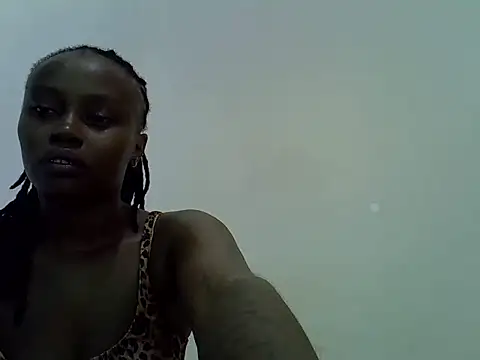 Rasta_tattooed Adlı Modelin Canlı XXX Sohbeti