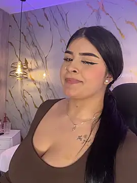 Kariina__69 Chat XXX in diretta