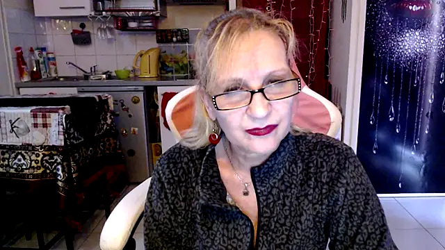 Ala-N-Dala Adlı Modelin Canlı XXX Sohbeti