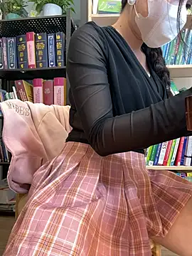 secretly_masturbating Adlı Modelin Web Kamerası Şovu