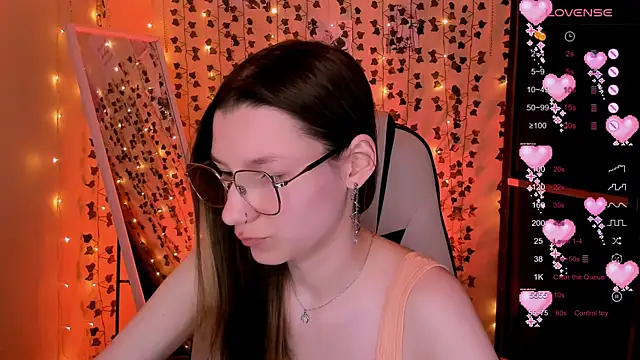 LinaBlossom_ Adlı Modelin Canlı XXX Sohbeti