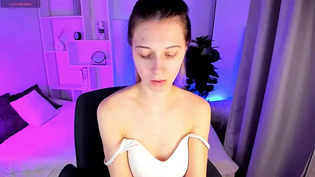 LauraPurr Adlı Modelin Canlı XXX Sohbeti